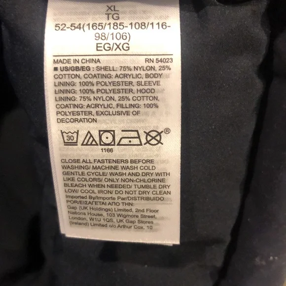 GAP Men’s Navy Parka Size XL